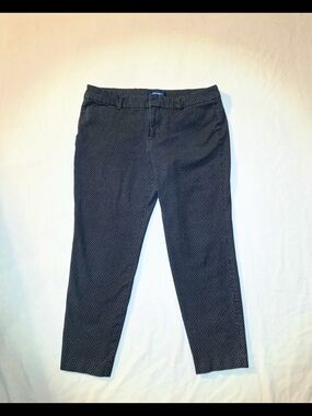 Old Navy Pixie Mid Rise Capri Pants Size 12